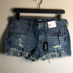 Shortie Low Rise Denim Shorts | EXPRESS